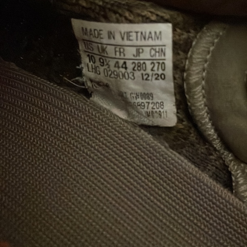 Yeezy Boost 350 V2 - Picture 5 of 7